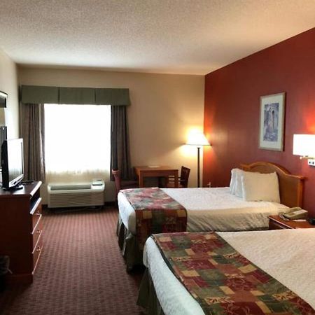 Millennium Inn Ellisville Bagian luar foto