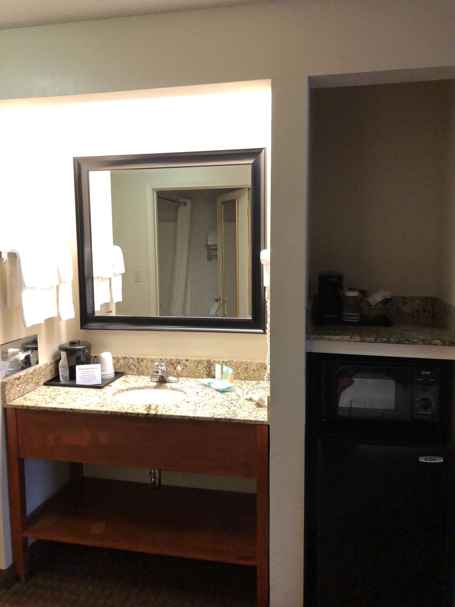 Millennium Inn Ellisville Bagian luar foto