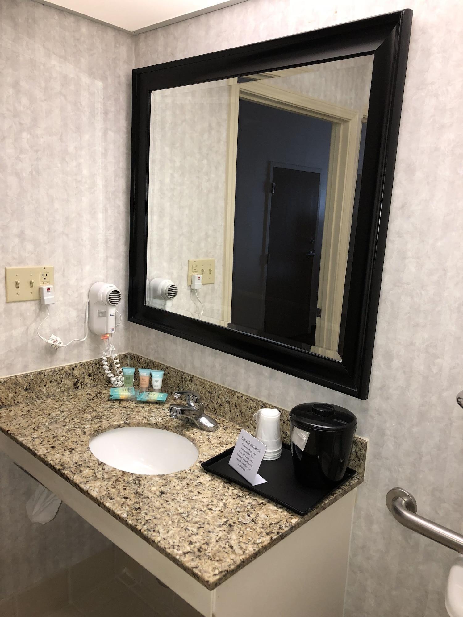 Millennium Inn Ellisville Bagian luar foto
