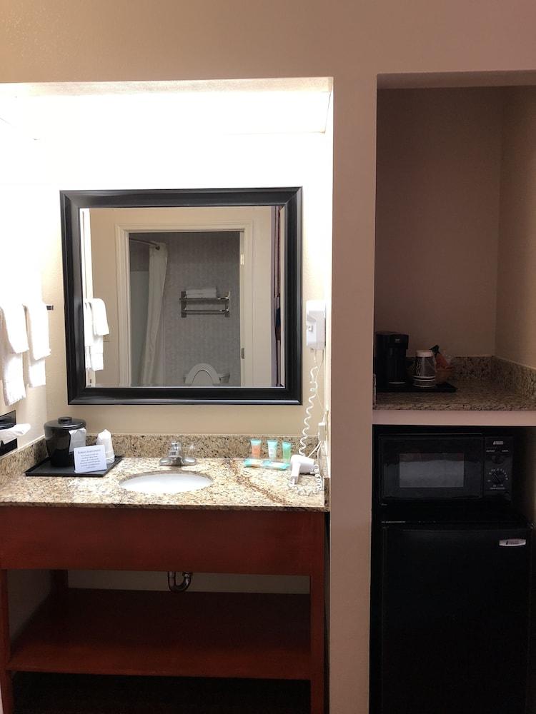 Millennium Inn Ellisville Bagian luar foto