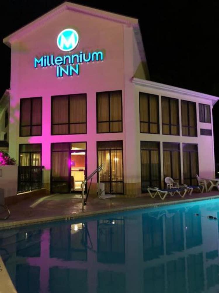 Millennium Inn Ellisville Bagian luar foto