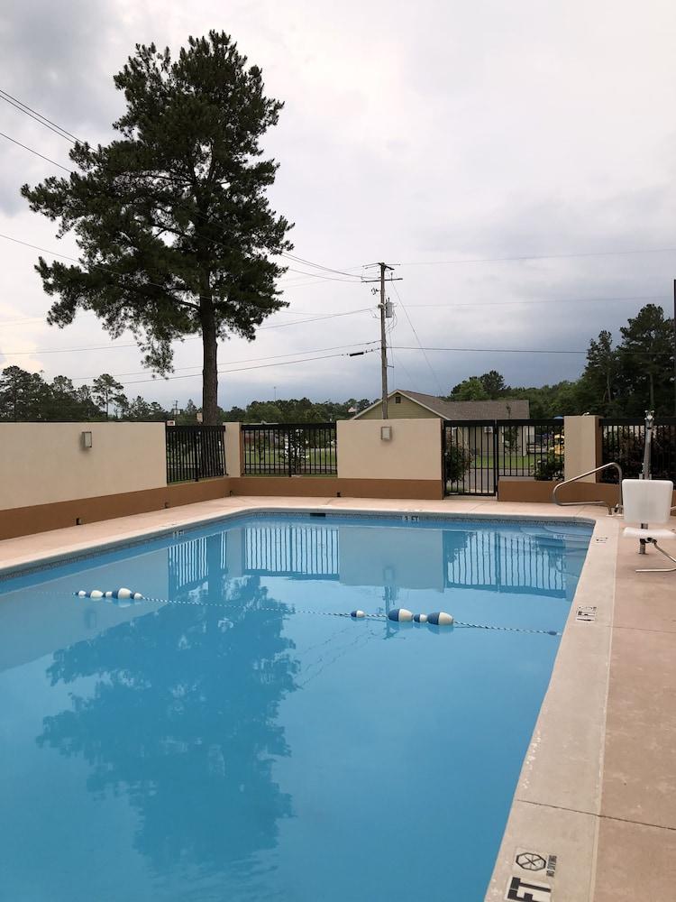 Millennium Inn Ellisville Bagian luar foto