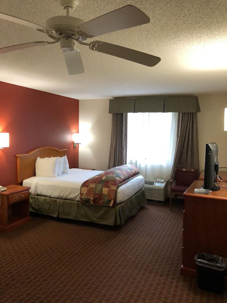 Millennium Inn Ellisville Bagian luar foto