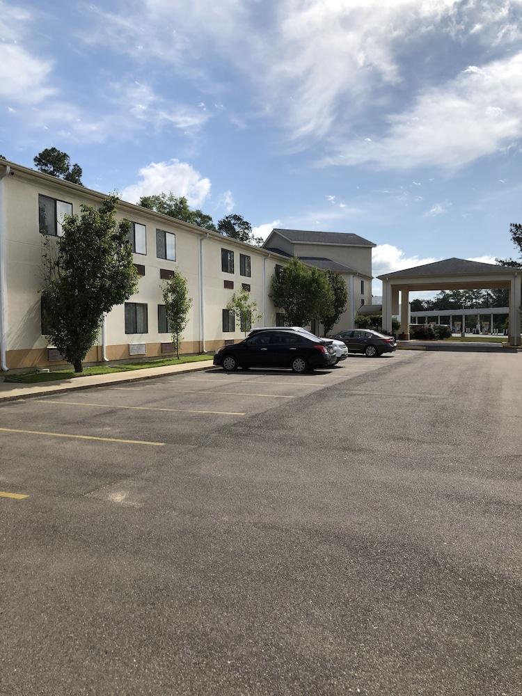 Millennium Inn Ellisville Bagian luar foto