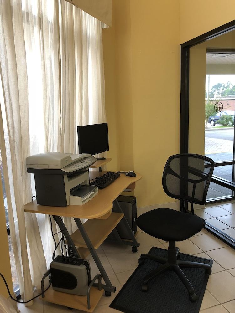 Millennium Inn Ellisville Bagian luar foto