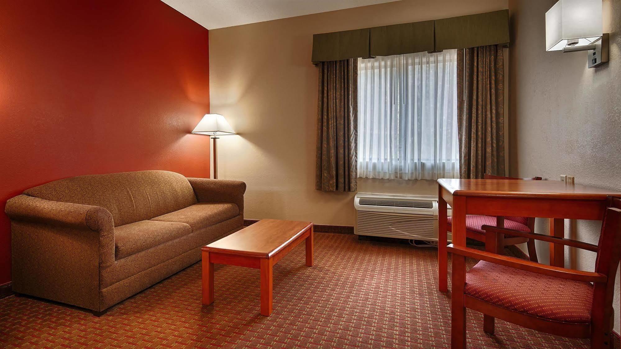 Millennium Inn Ellisville Bagian luar foto
