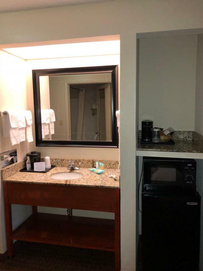 Millennium Inn Ellisville Bagian luar foto